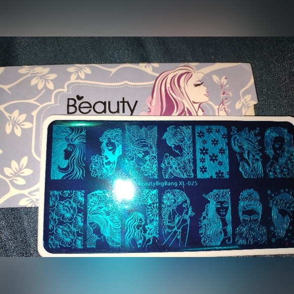 8 Nail Stamping Templates - Picture 3 of 8